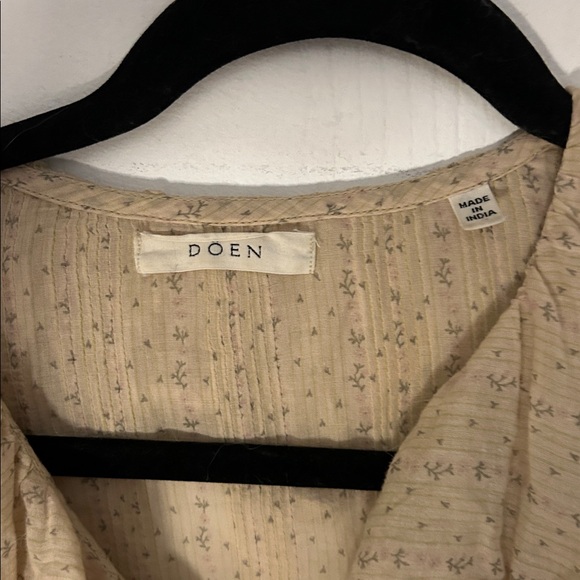 Doen Cream Ruffle Blouse - Picture 5 of 9